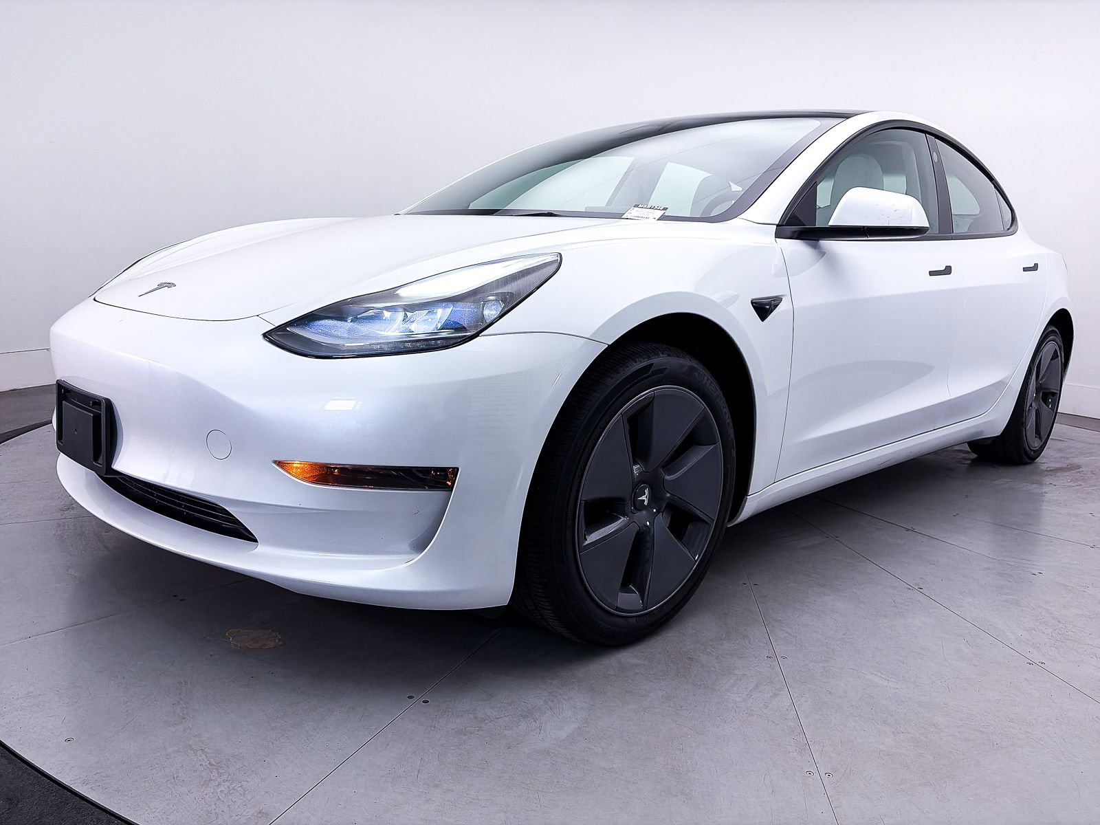 Used 2023 Tesla Model 3 Standard Range RWD image 2
