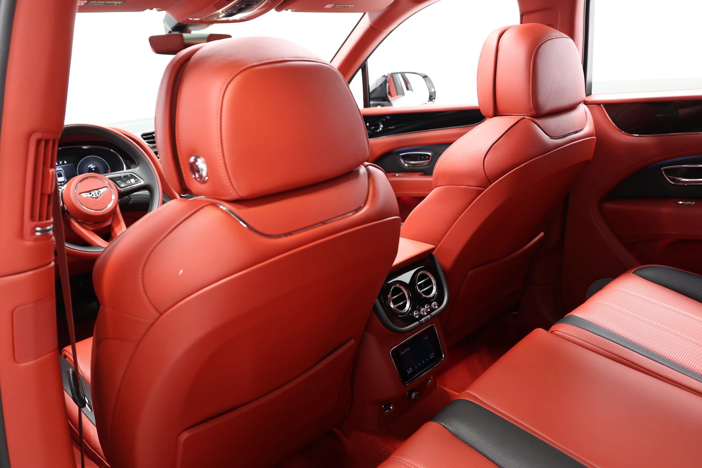 Used 2022 Bentley Bentayga AWD/4WD image 67
