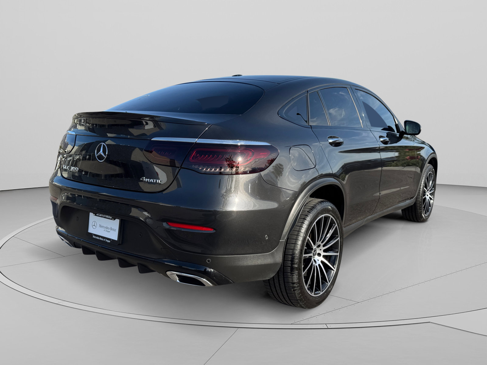 Used 2022 Mercedes-Benz GLC 300 4MATIC Coupe image 5