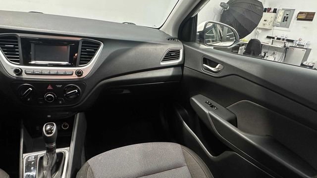 Used 2021 Hyundai Accent SE FWD image 14
