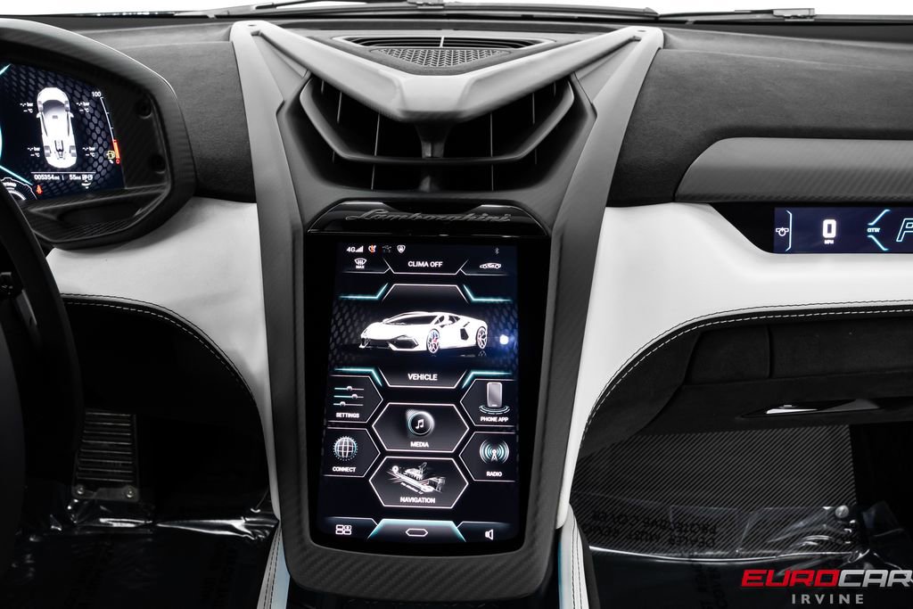 Used 2025 Lamborghini Revuelto AWD/4WD image 32