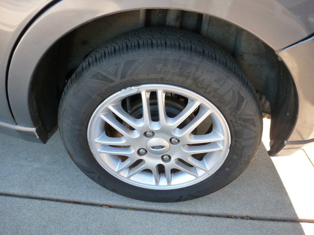 Used 2009 Ford Focus SE image 15