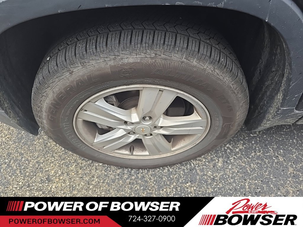 Used 2022 Chevrolet Trax LS w/ Tint and Cruise Package AWD/4WD image 8