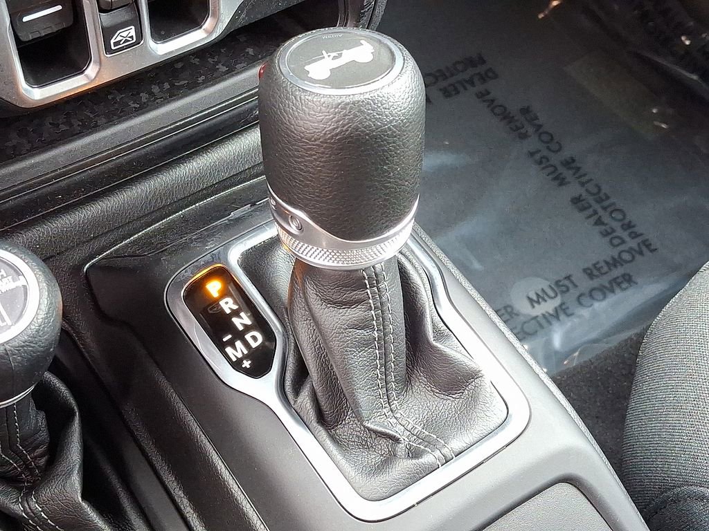 Used 2025 Jeep Wrangler Unlimited Sahara image 14