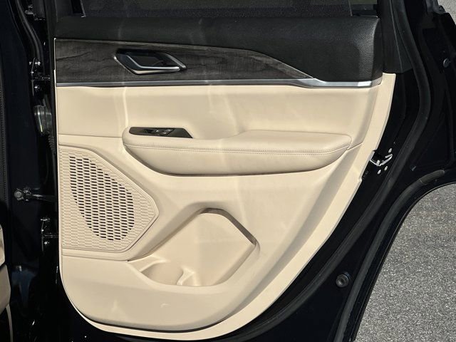 Certified 2024 Jeep Grand Cherokee Limited w/ Luxury Tech Group II image 20