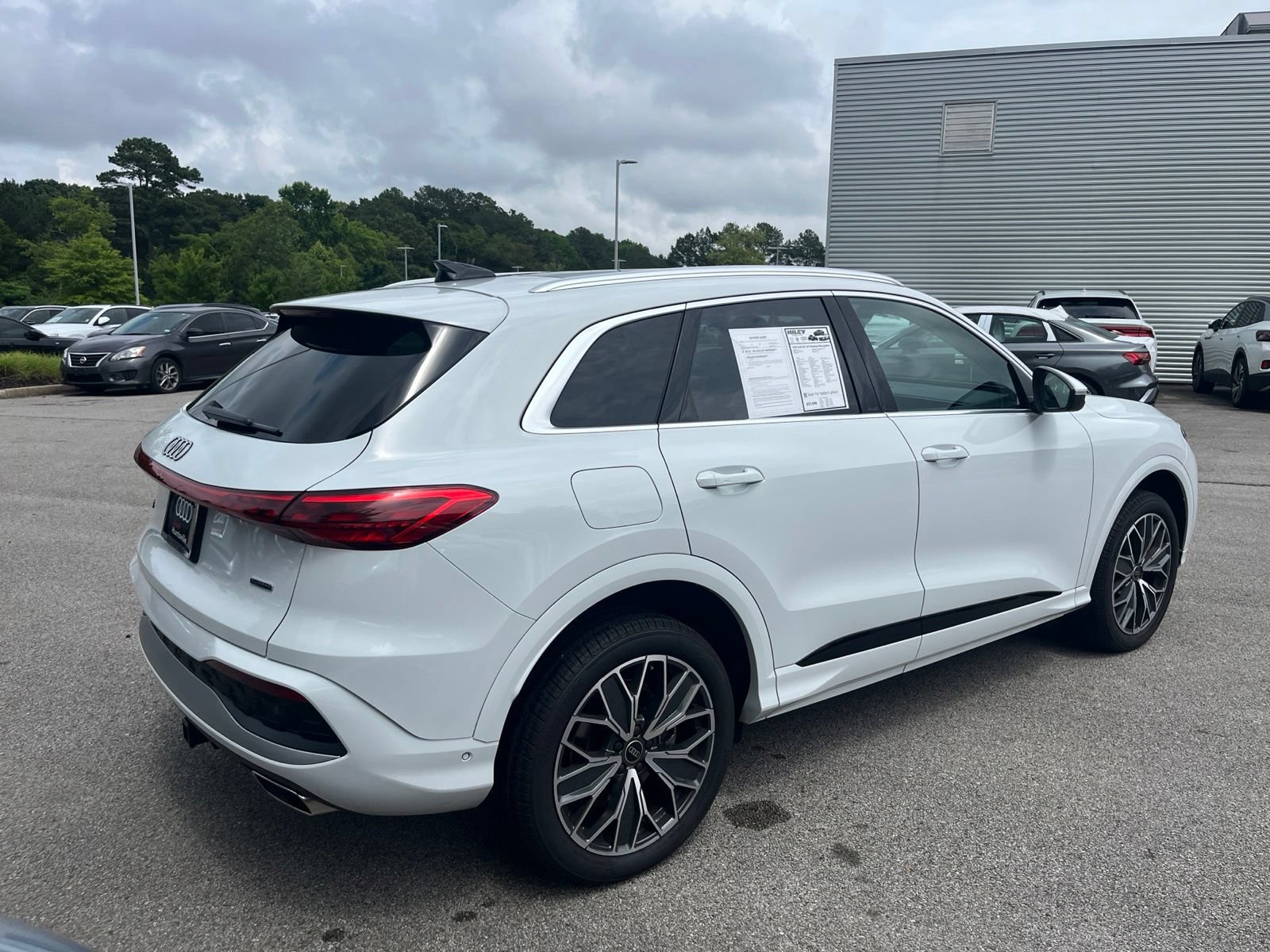Used 2025 Audi Q5 Premium w/ Premium Plus AWD/4WD image 5