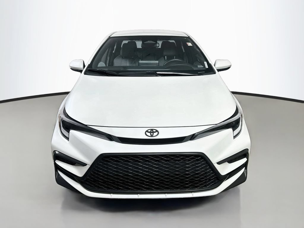 Used 2025 Toyota Corolla SE FWD image 2