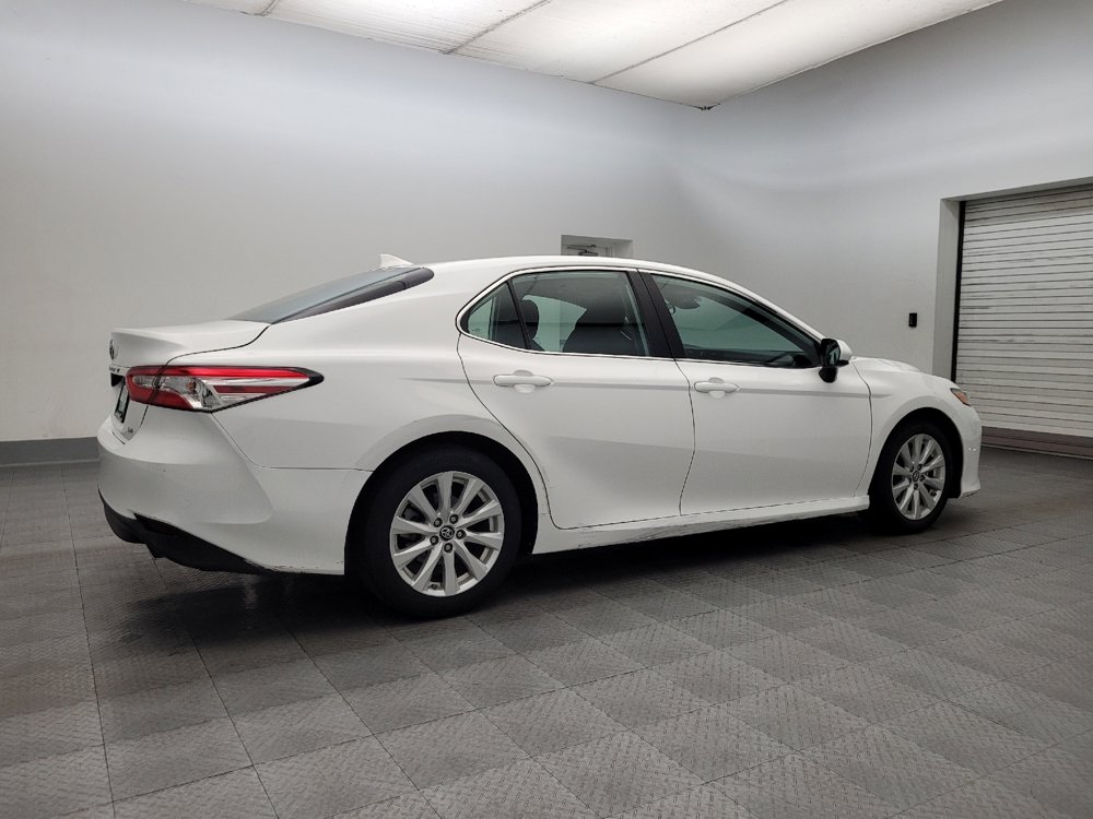 Used 2019 Toyota Camry LE image 10