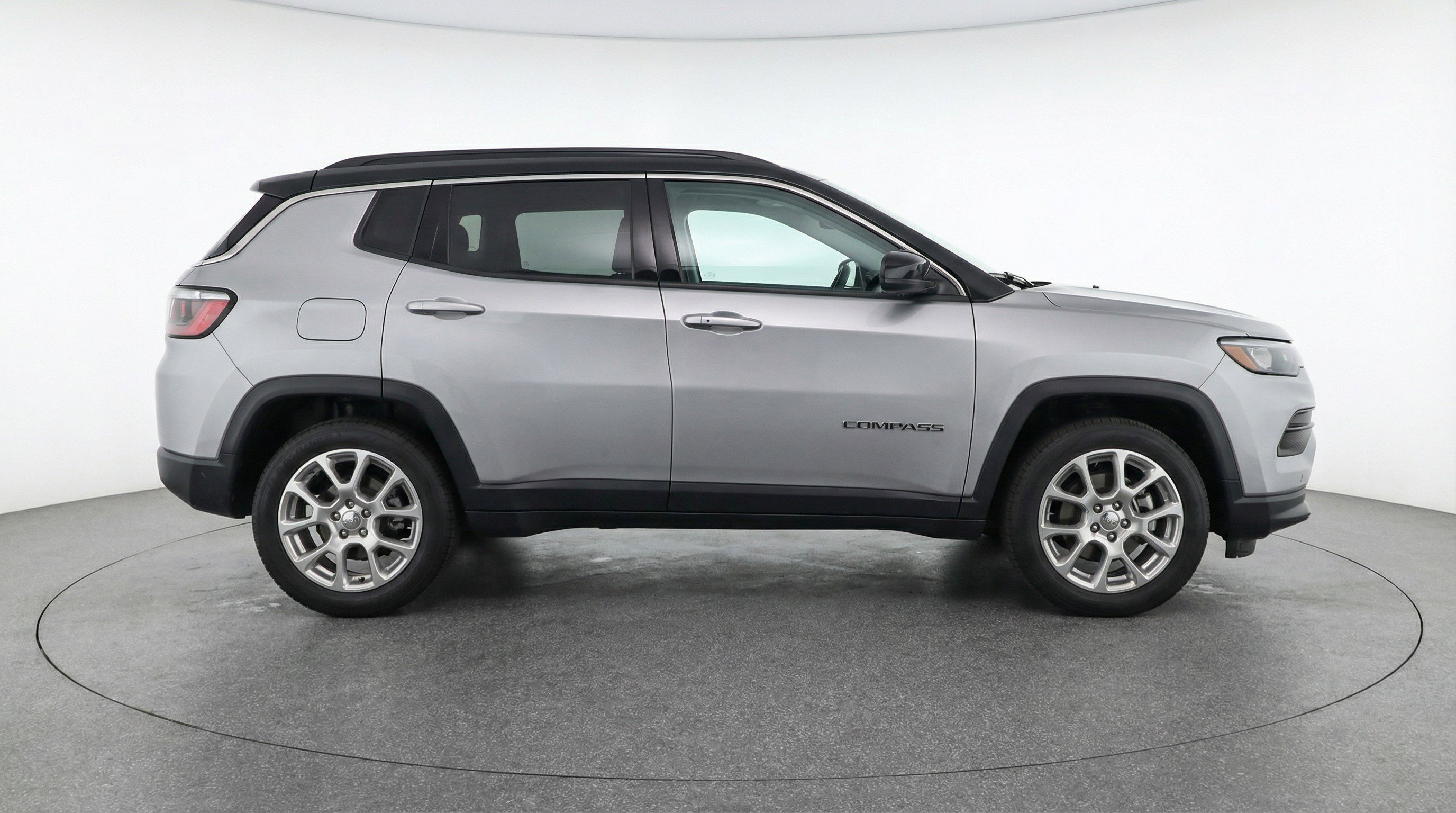 Used 2025 Jeep Compass Limited AWD/4WD image 11