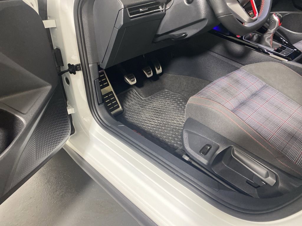 Used 2024 Volkswagen GTI SE image 22
