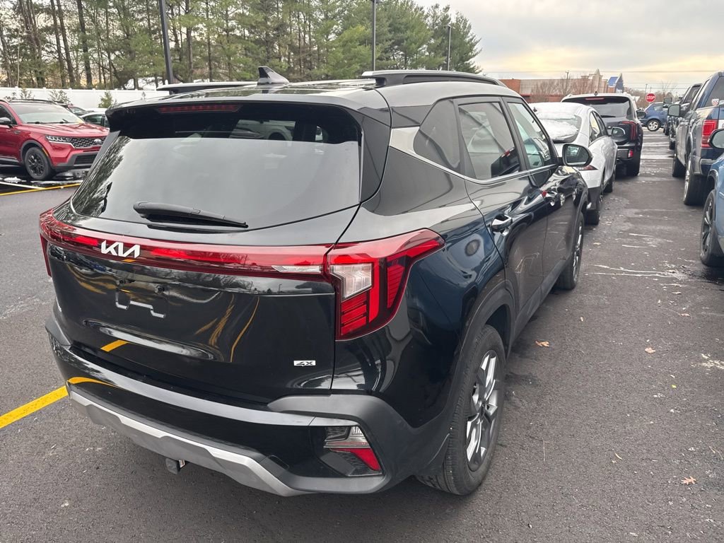 Used 2024 Kia Seltos S image 3