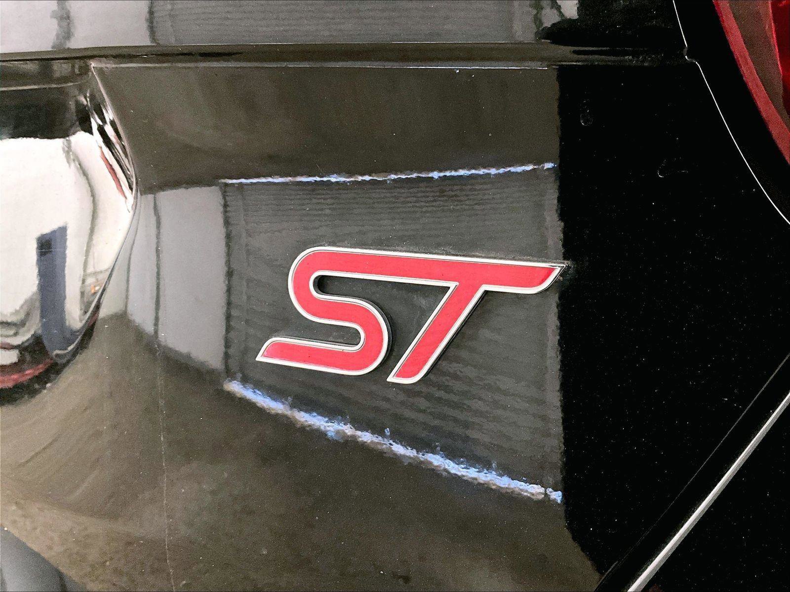 Used 2017 Ford Focus ST image 13
