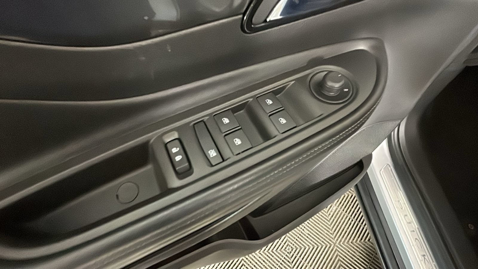 Used 2019 Buick Encore Preferred AWD/4WD image 13