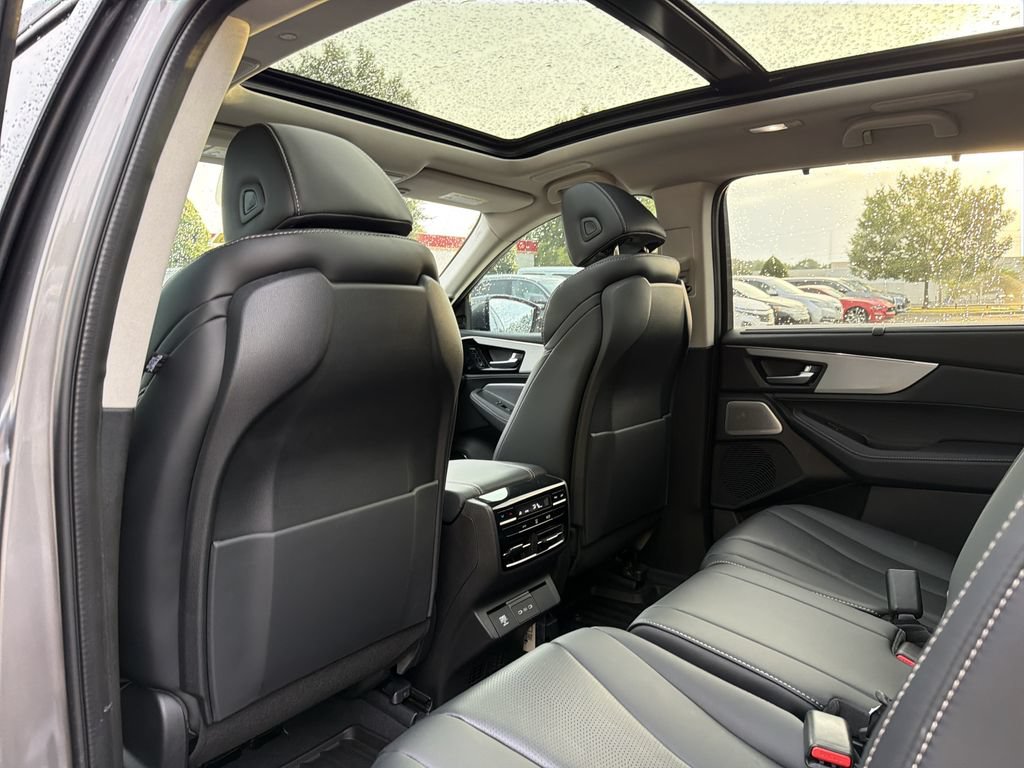 Used 2026 Acura MDX w/ Technology Package FWD image 12