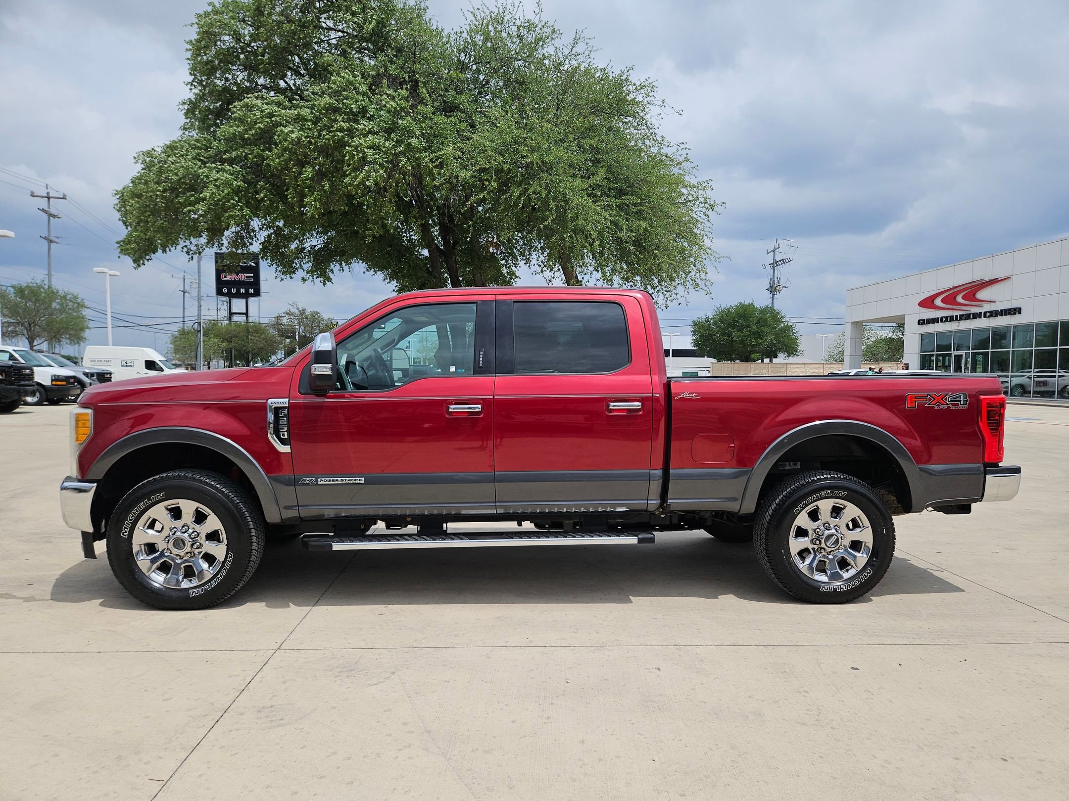 Used 2017 Ford F250 Lariat w/ Lariat Ultimate Package AWD/4WD image 6
