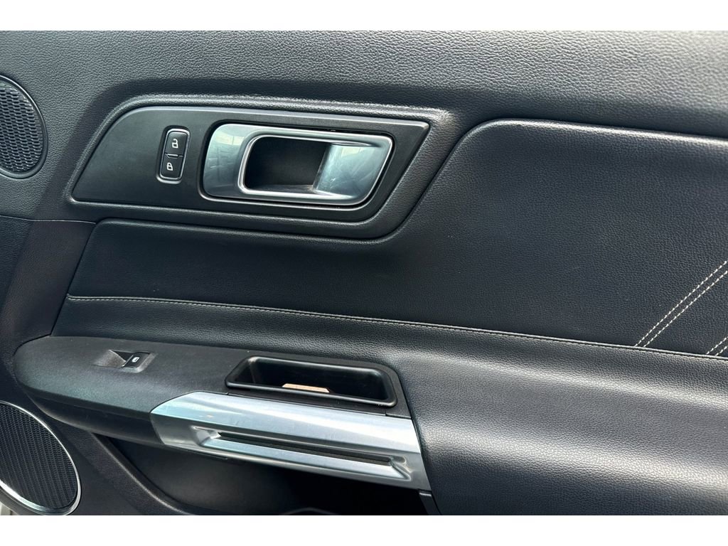 Used 2019 Ford Mustang Premium image 17