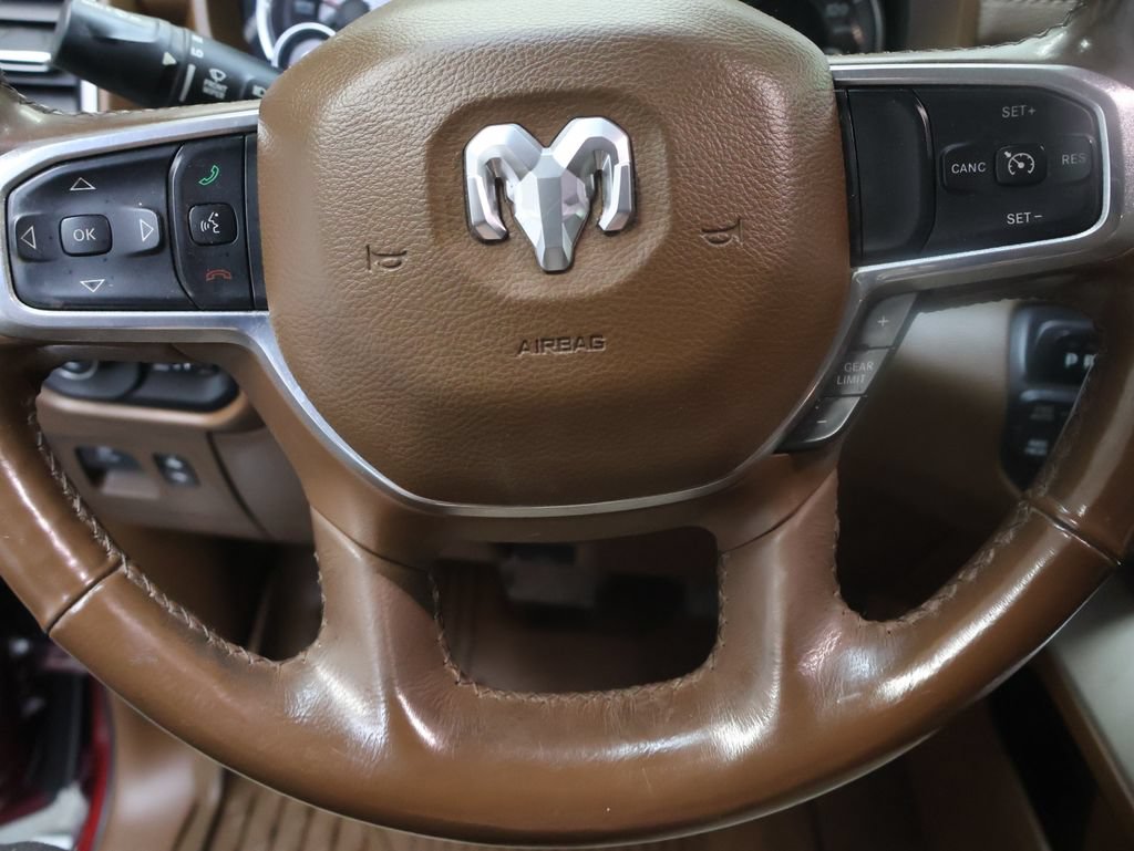 Used 2019 RAM 1500 Laramie AWD/4WD image 18