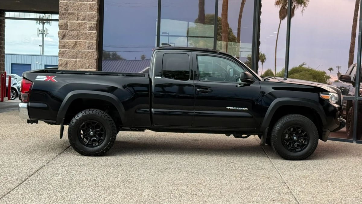 Used 2023 Toyota Tacoma SR5 w/ SX Package AWD/4WD image 14