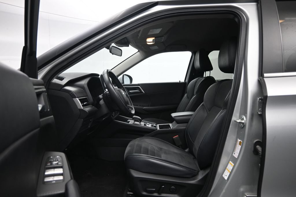 Used 2024 Mitsubishi Outlander SE AWD/4WD image 22
