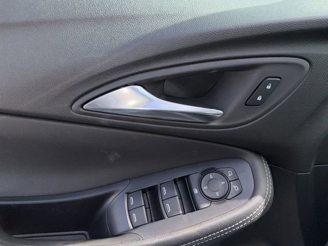 Used 2025 Buick Encore GX Preferred image 25