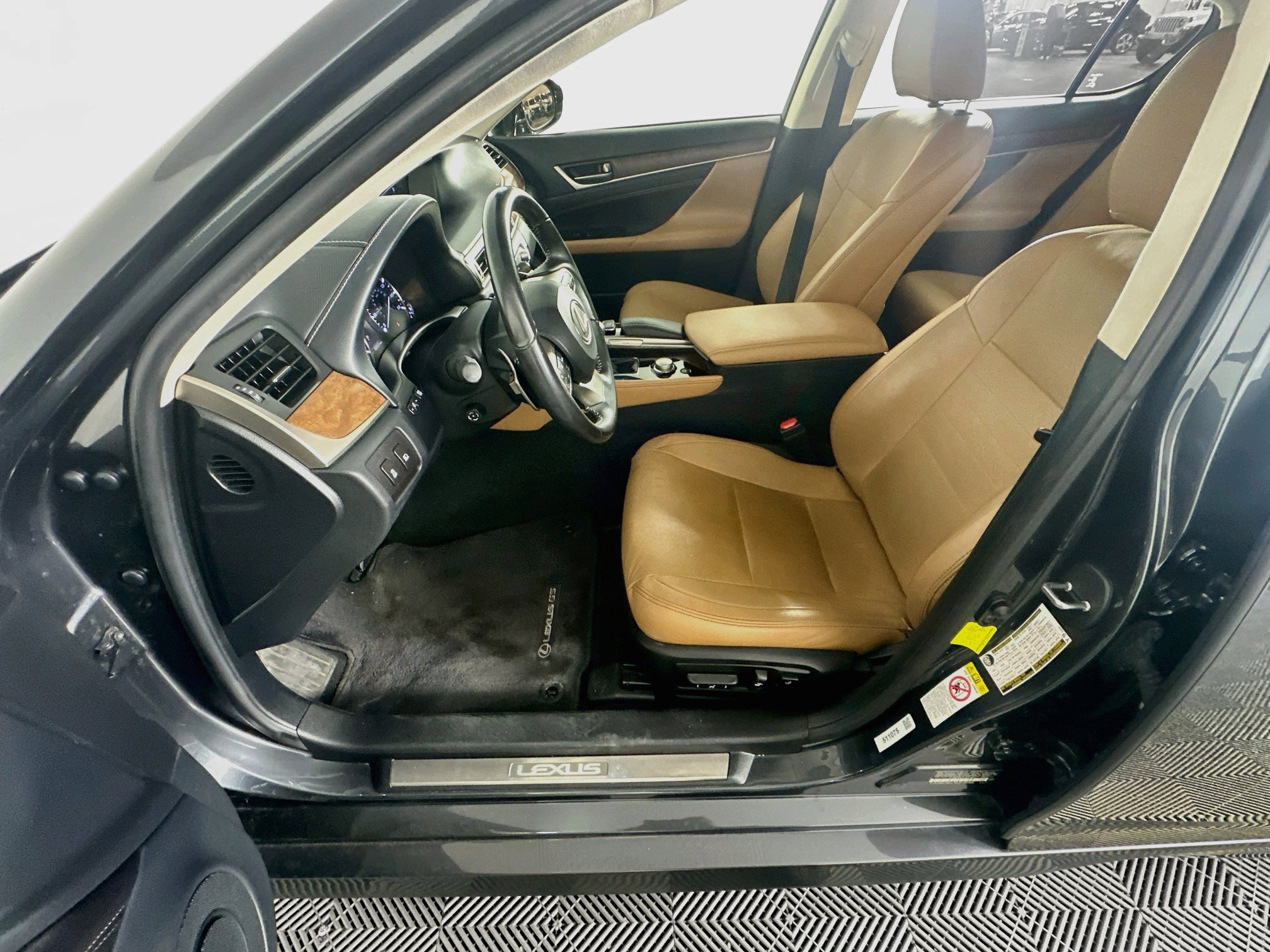 Used 2018 Lexus GS 350 w/ Preferred Accessory Package RWD image 13