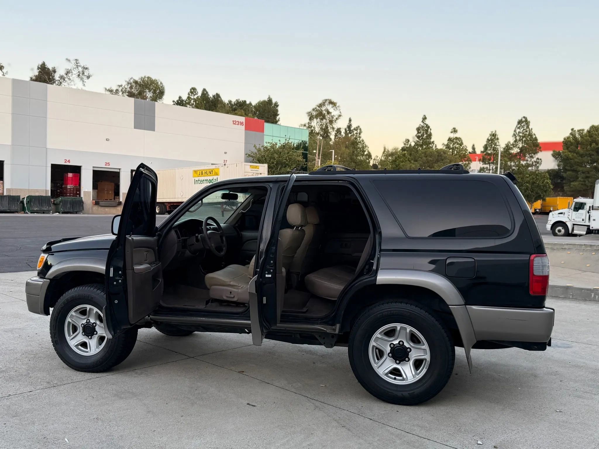 Used 1999 Toyota 4Runner Limited image 31