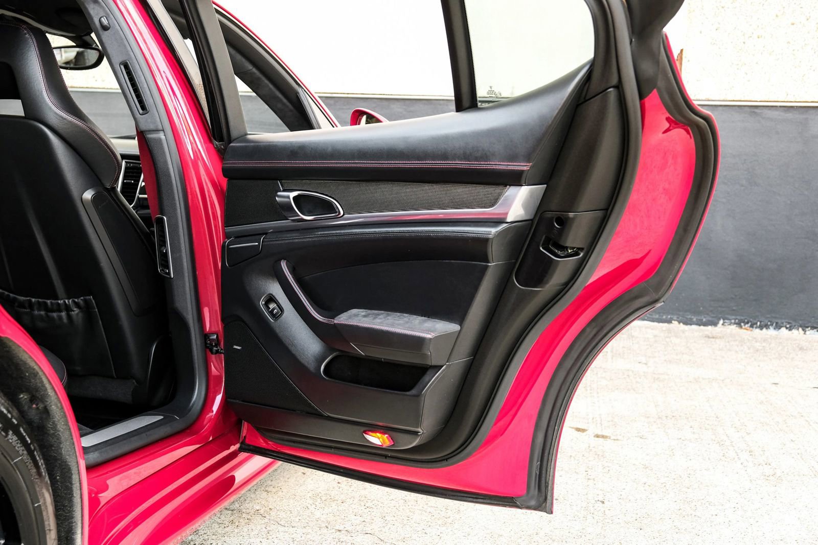 Used 2013 Porsche Panamera GTS image 47