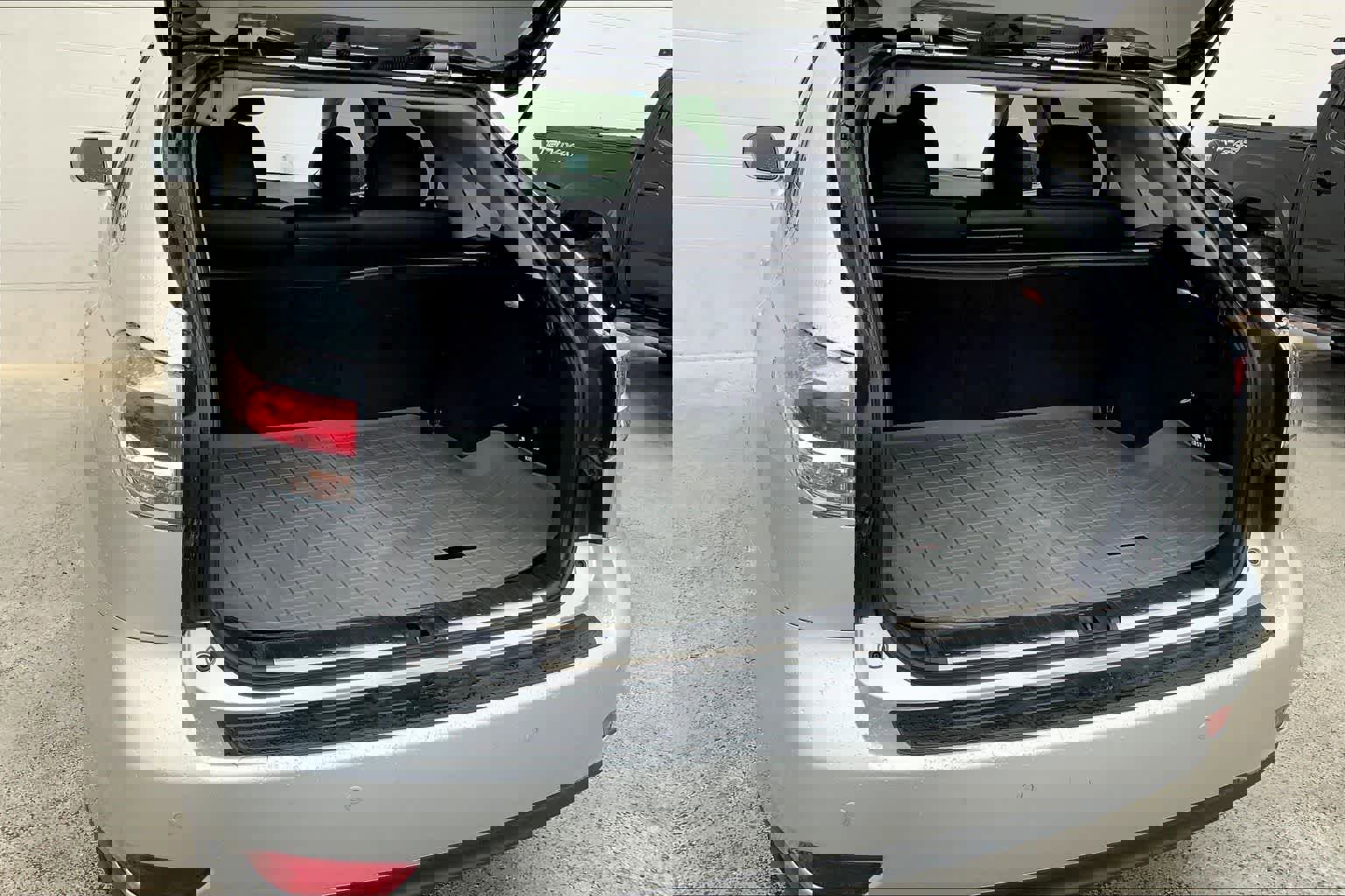 Used 2013 Lexus RX 450h FWD w/ Navigation Pkg image 18