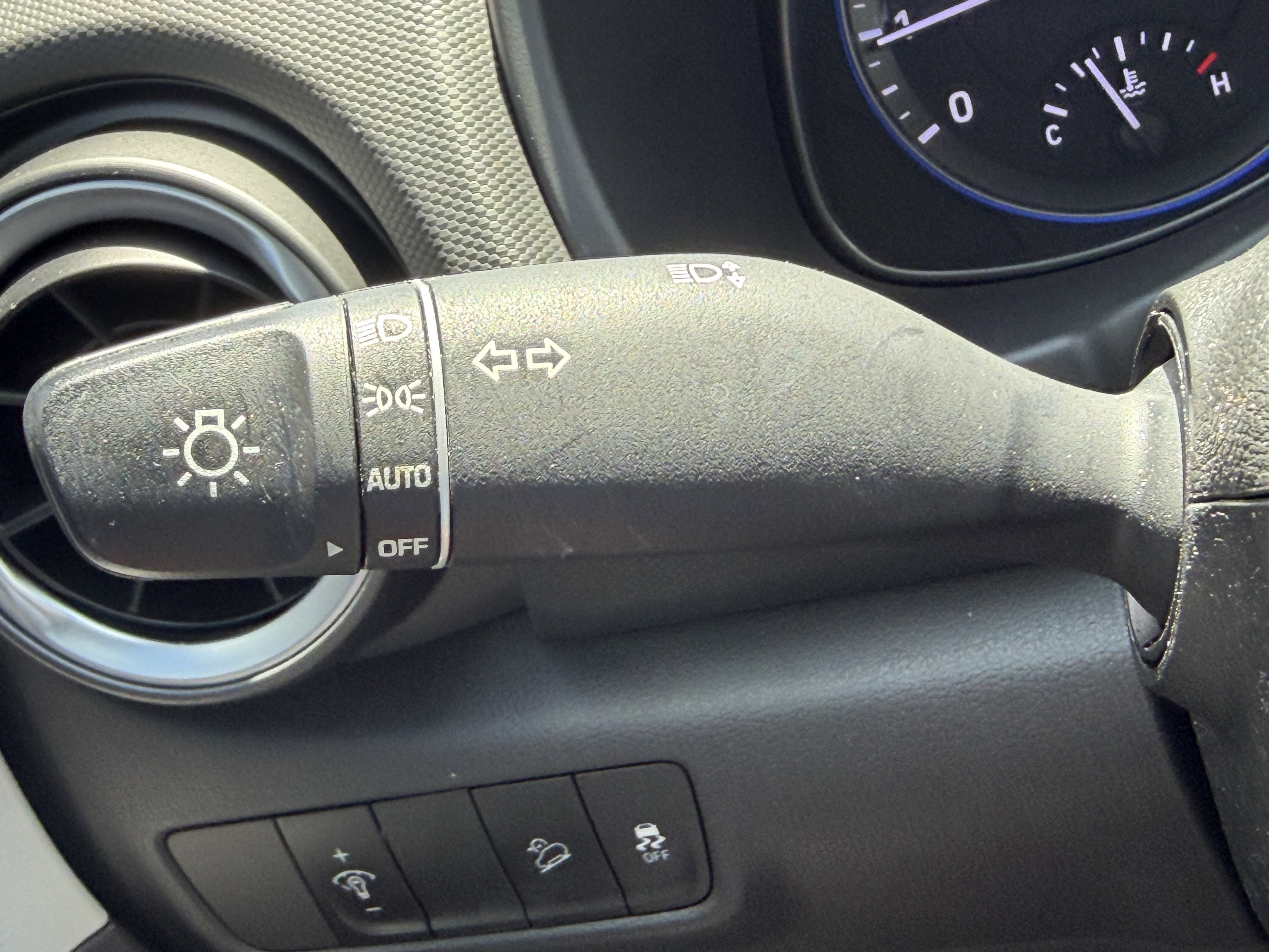 Used 2022 Hyundai Kona SE FWD image 22