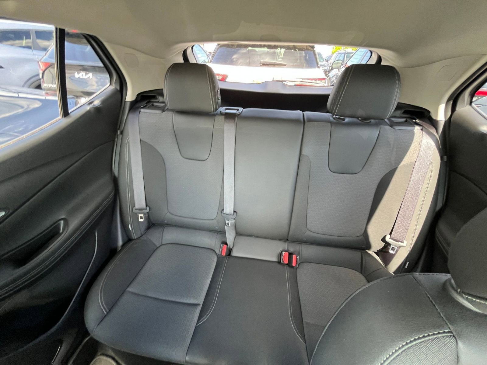 Used 2025 Buick Encore GX Preferred FWD image 36