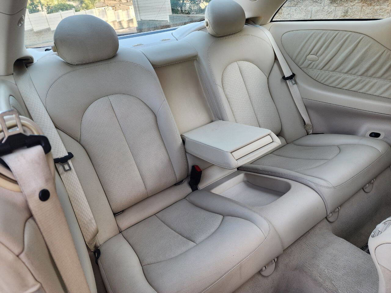 Used 2005 Mercedes-Benz CLK 320 Coupe image 30