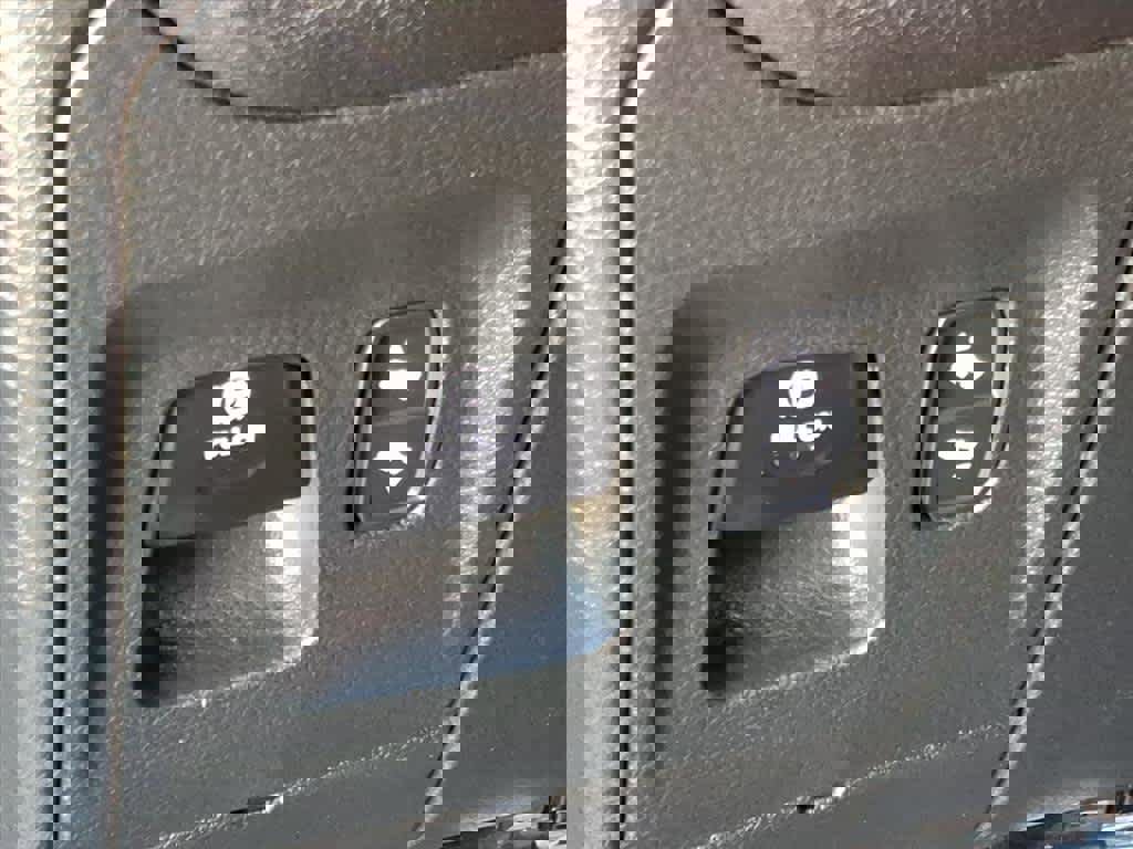 Used 2023 RAM 1500 Laramie image 6