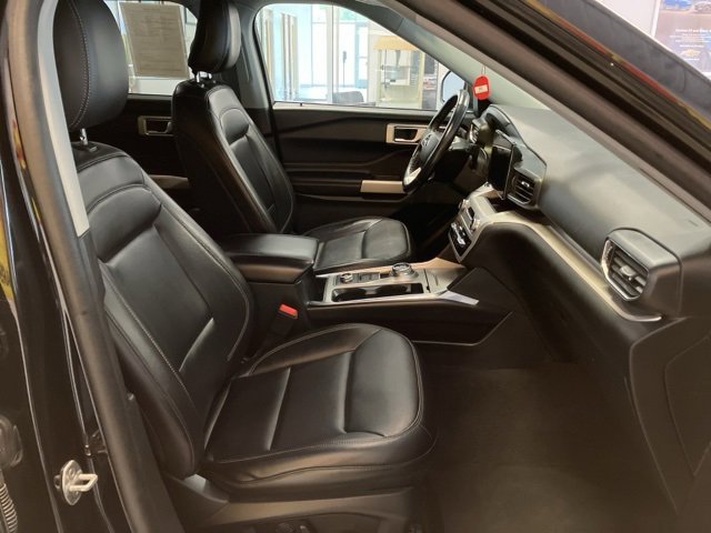 Used 2022 Ford Explorer XLT image 18