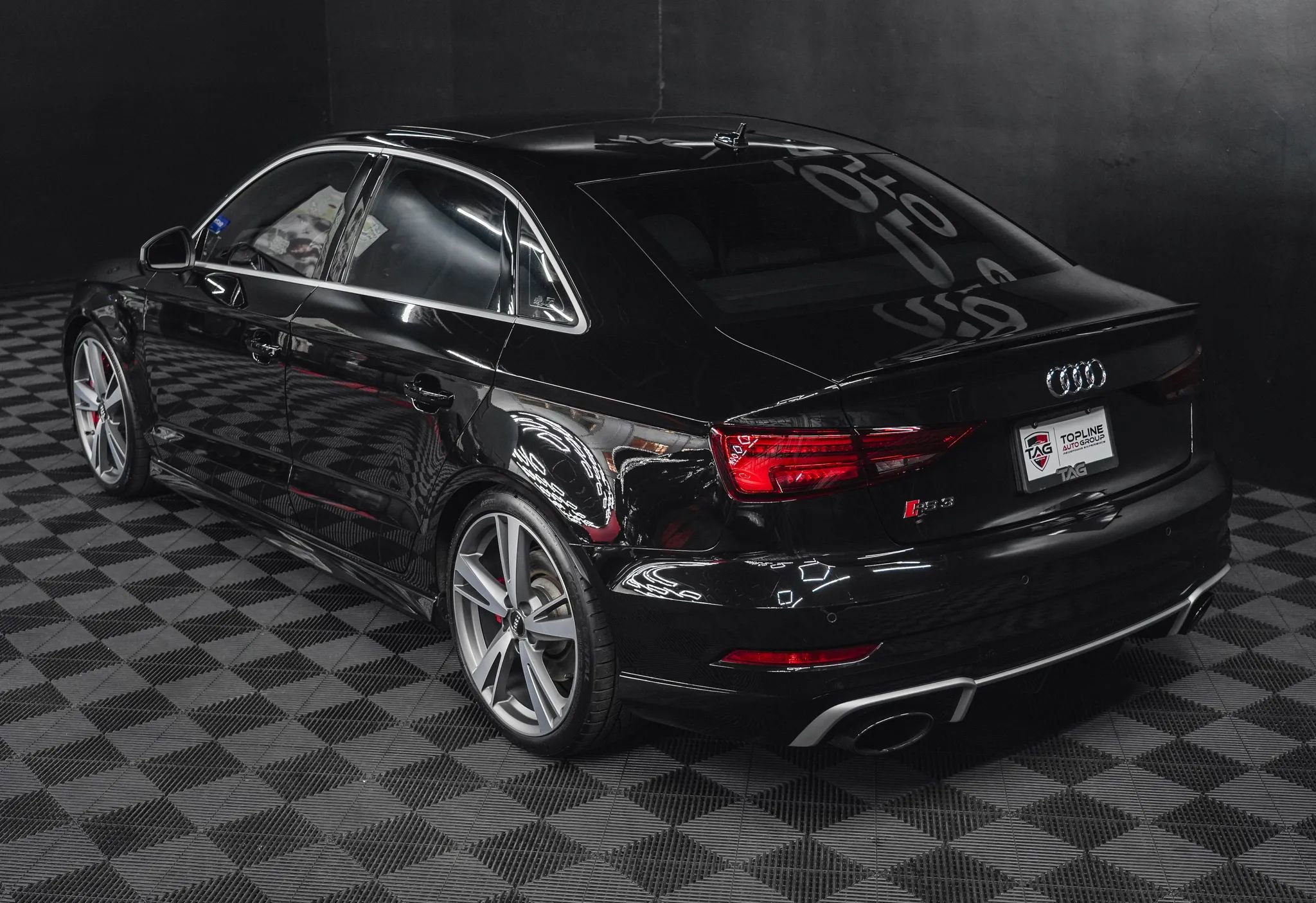 Used 2020 Audi RS 3 w/ Navigation Package image 32