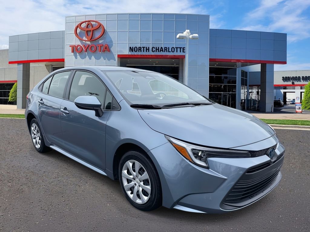 Used 2024 Toyota Corolla LE image 1