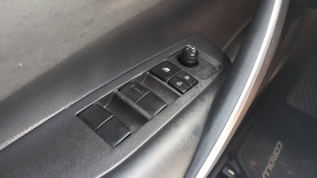 Certified 2022 Toyota Corolla SE image 21