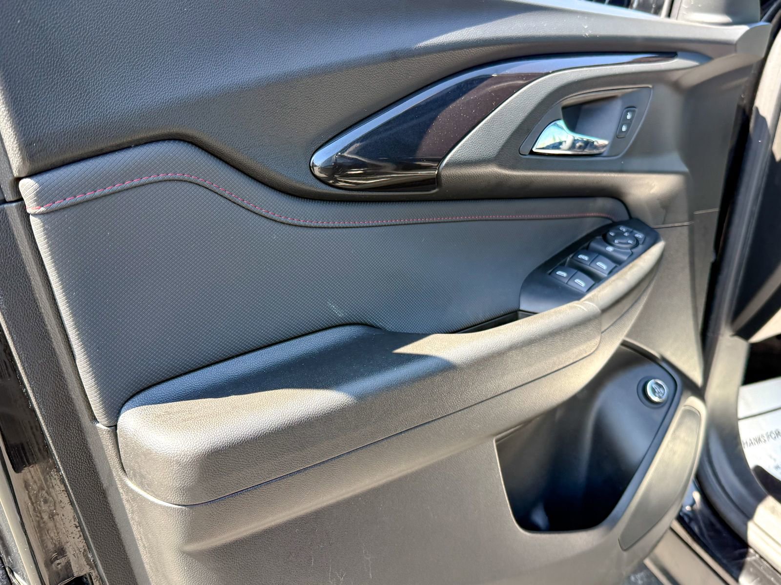 Used 2023 Chevrolet TrailBlazer RS w/ Sun and Liftgate Package image 17