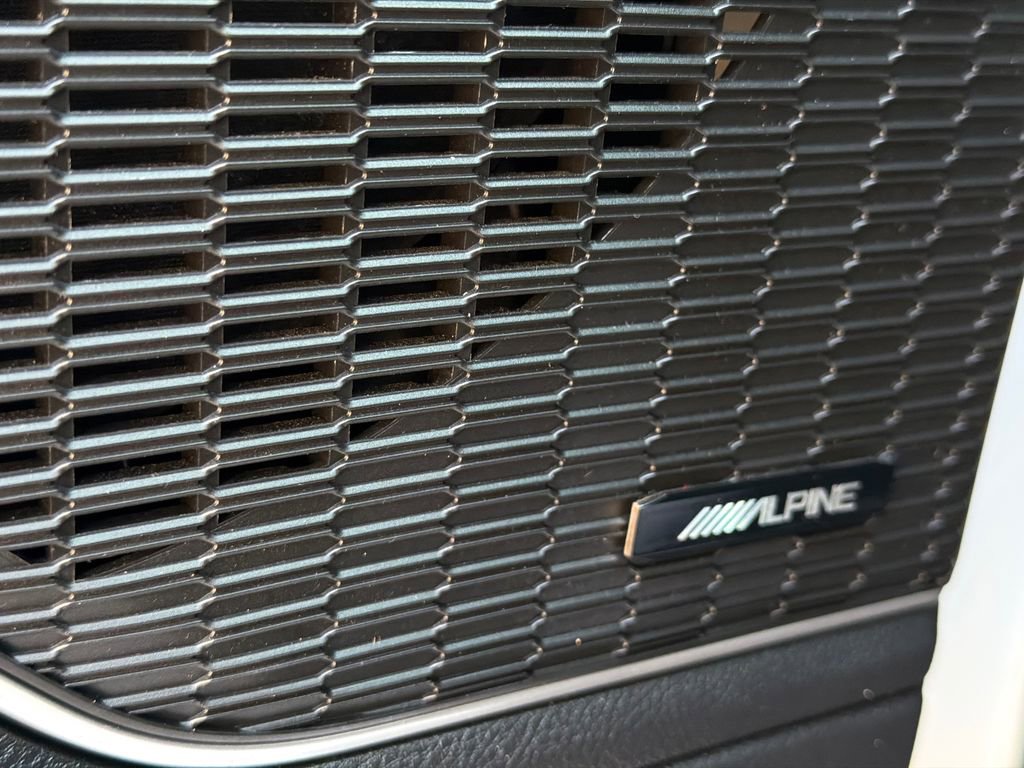 Used 2022 Jeep Grand Cherokee L Limited w/ Black Appearance Package image 36