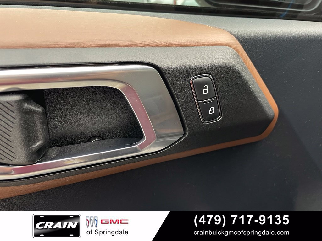 Used 2023 Ford Bronco Outer Banks w/ Sasquatch Package AWD/4WD image 12