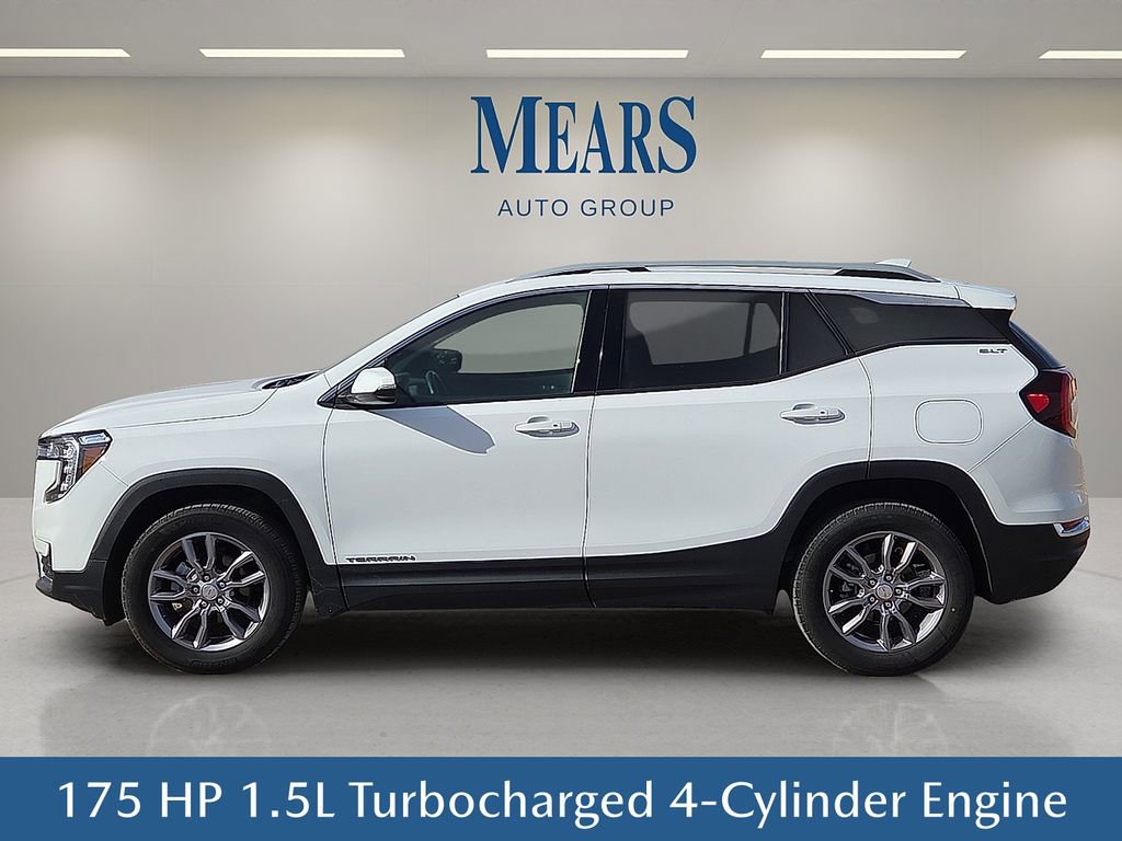 Used 2024 GMC Terrain SLT image 3