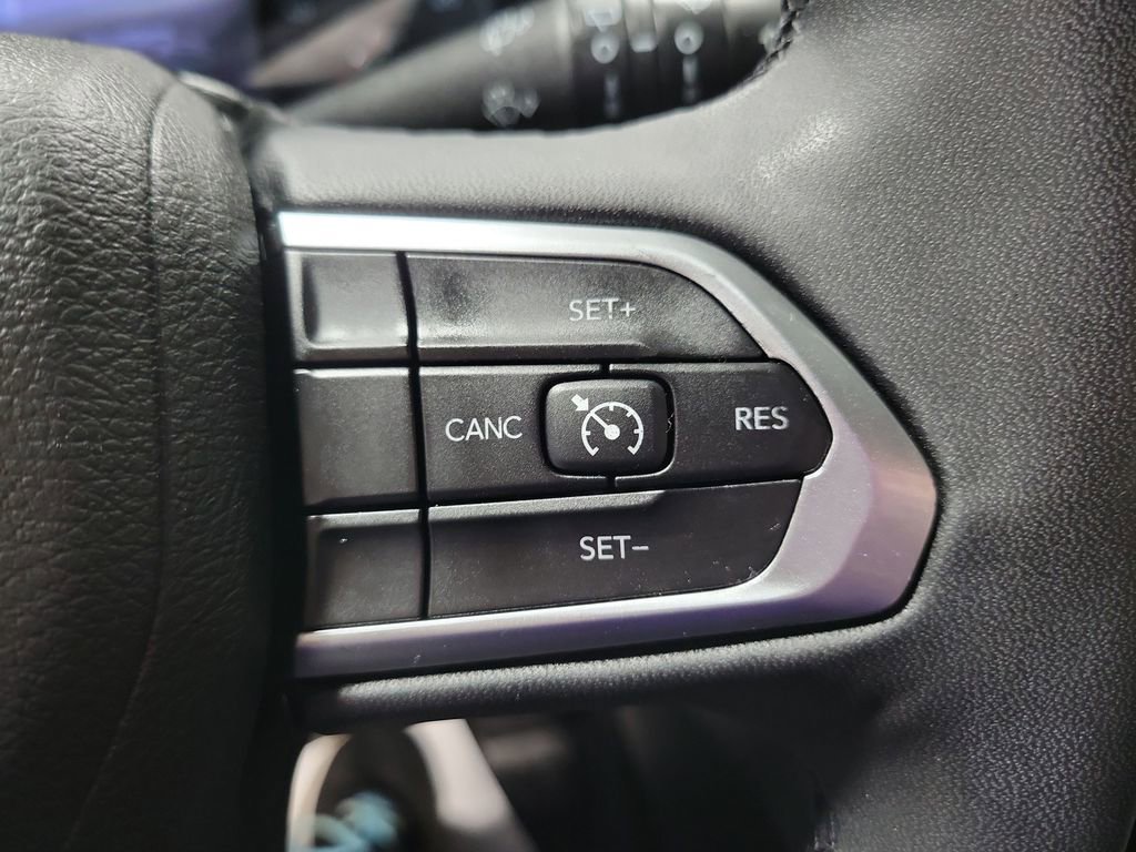 Certified 2023 Jeep Compass Latitude AWD/4WD image 36