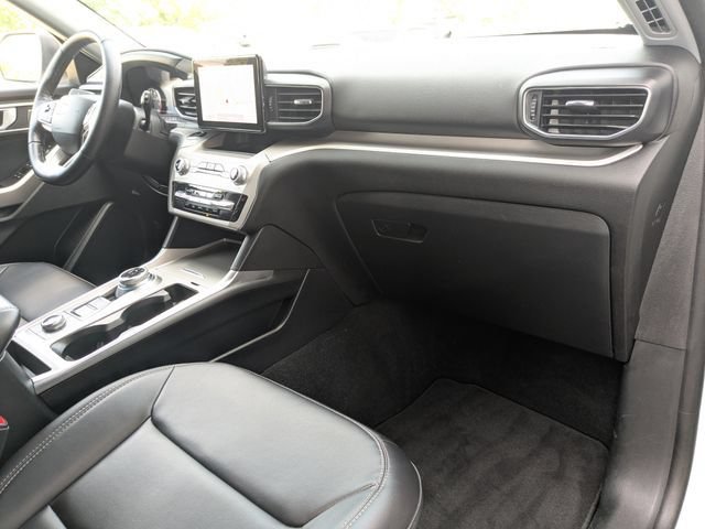 Used 2023 Ford Explorer XLT w/ Equipment Group 202A AWD/4WD image 6