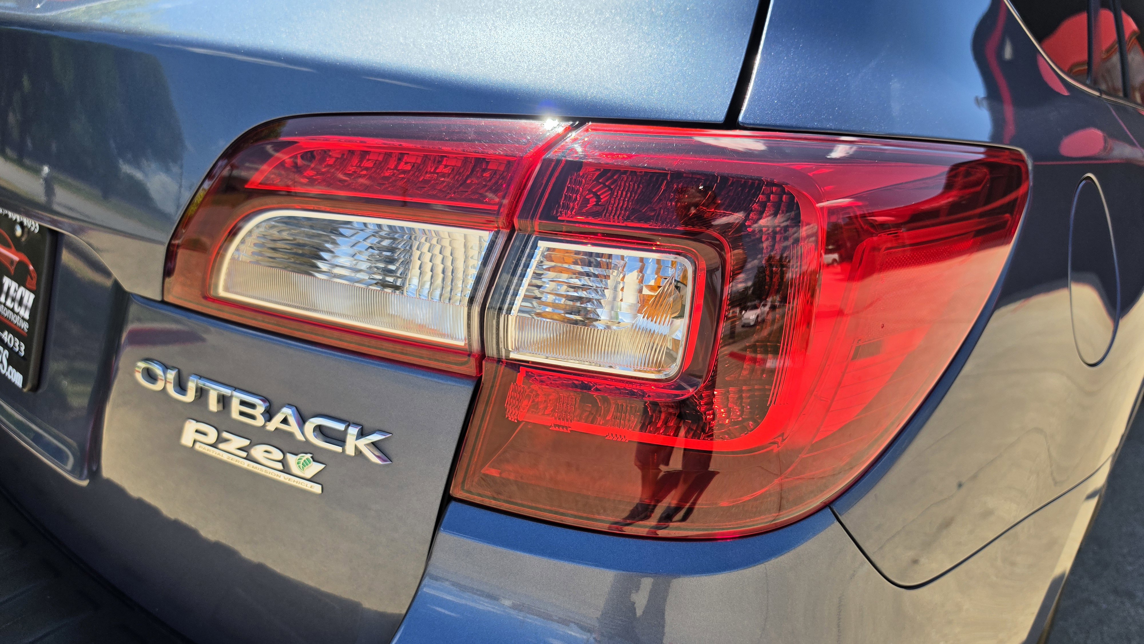 Used 2017 Subaru Outback 2.5i Limited AWD/4WD image 9