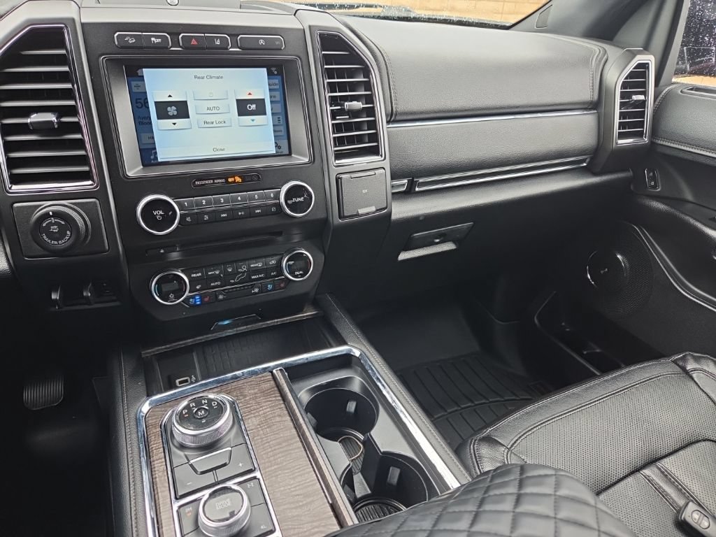 Used 2018 Ford Expedition Limited w/ Equipment Group 301A AWD/4WD image 14