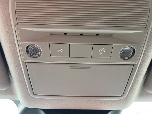 New 2025 Nissan Kicks SR image 22