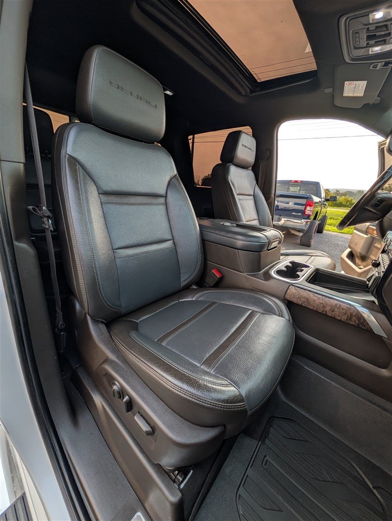 Used 2020 GMC Sierra 2500 Denali w/ Denali Ultimate Package AWD/4WD image 23