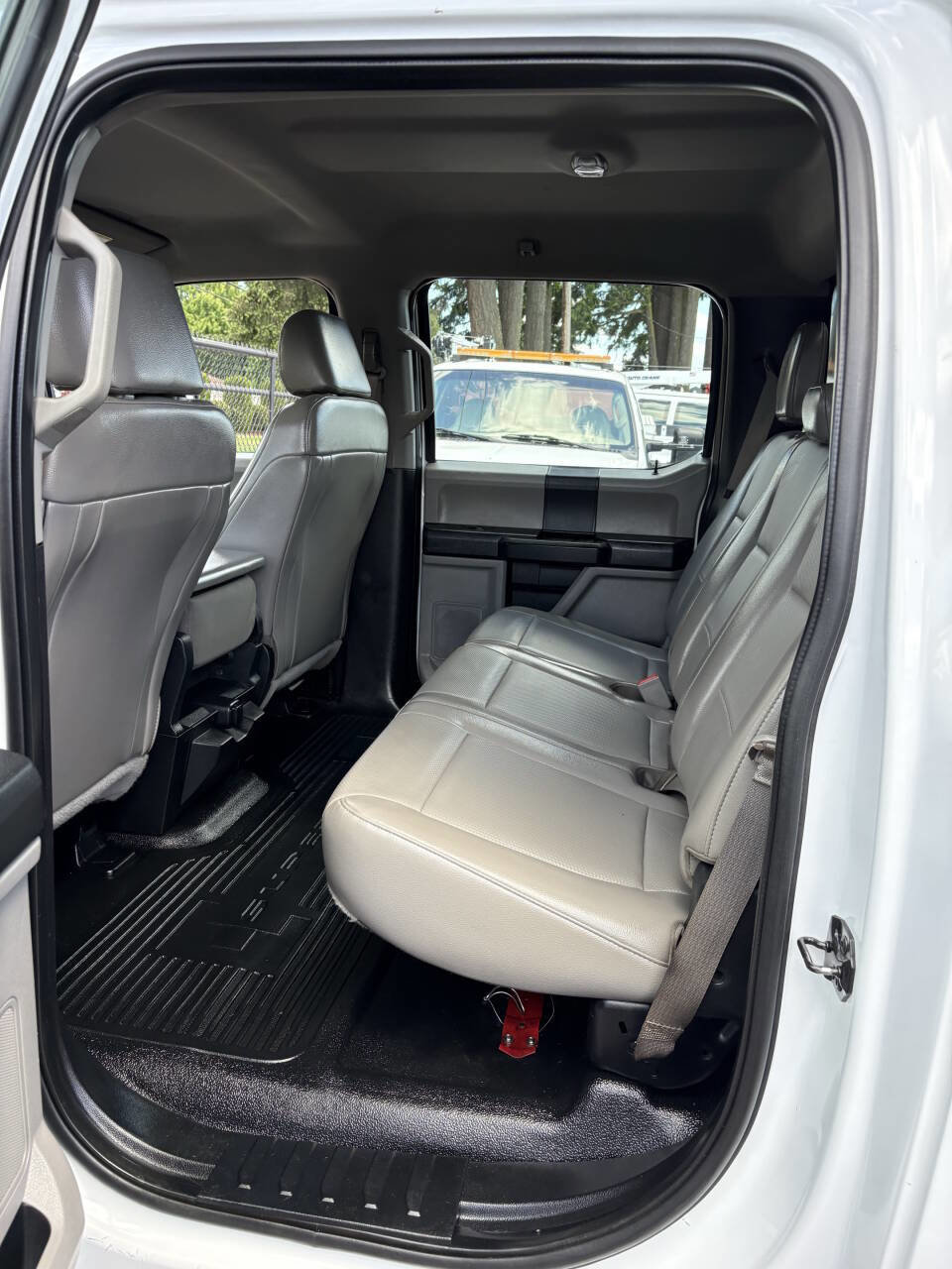 Used 2018 Ford F550 4x4 Crew Cab Super Duty image 18