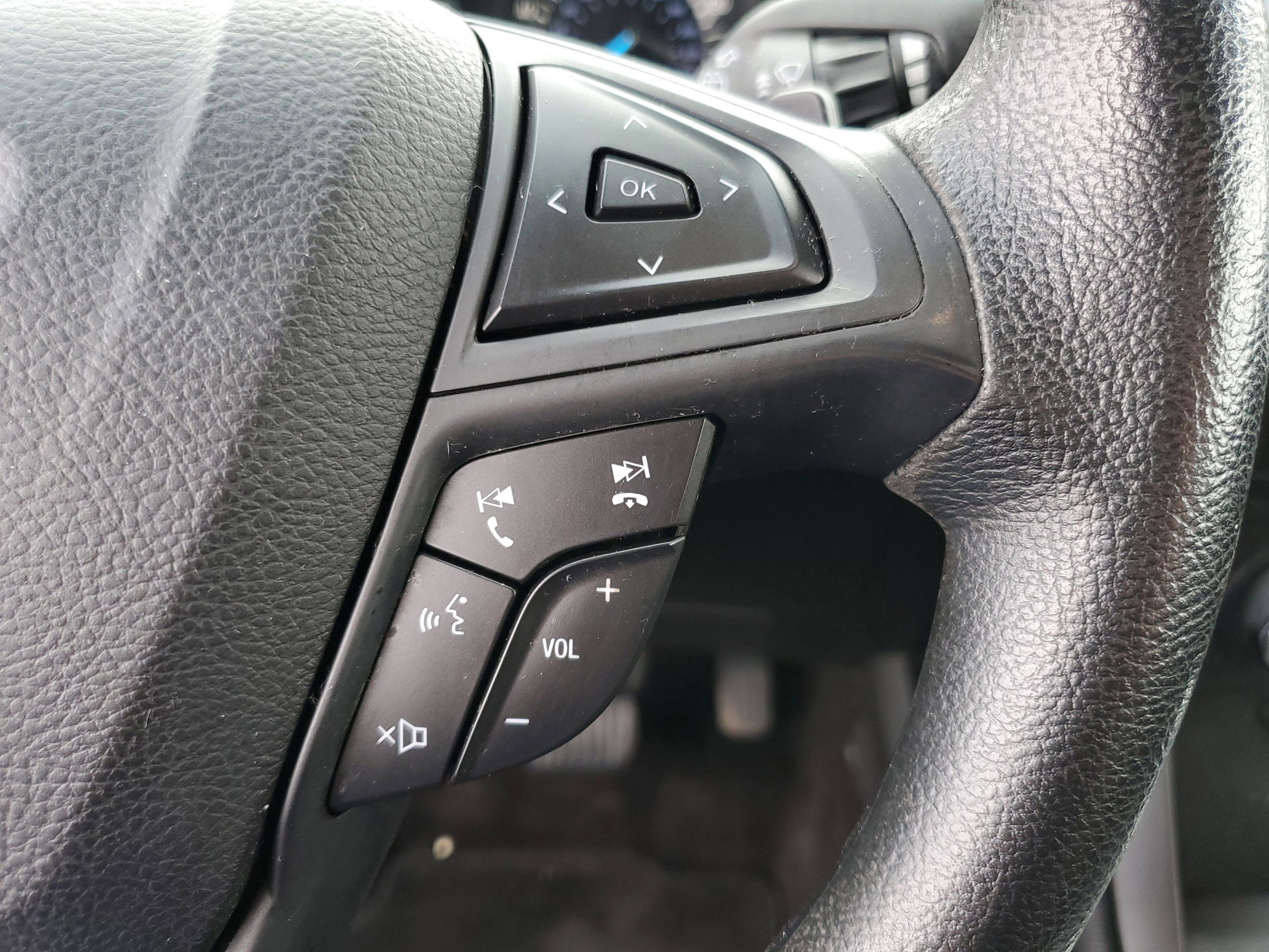 Used 2017 Ford Edge SE image 21