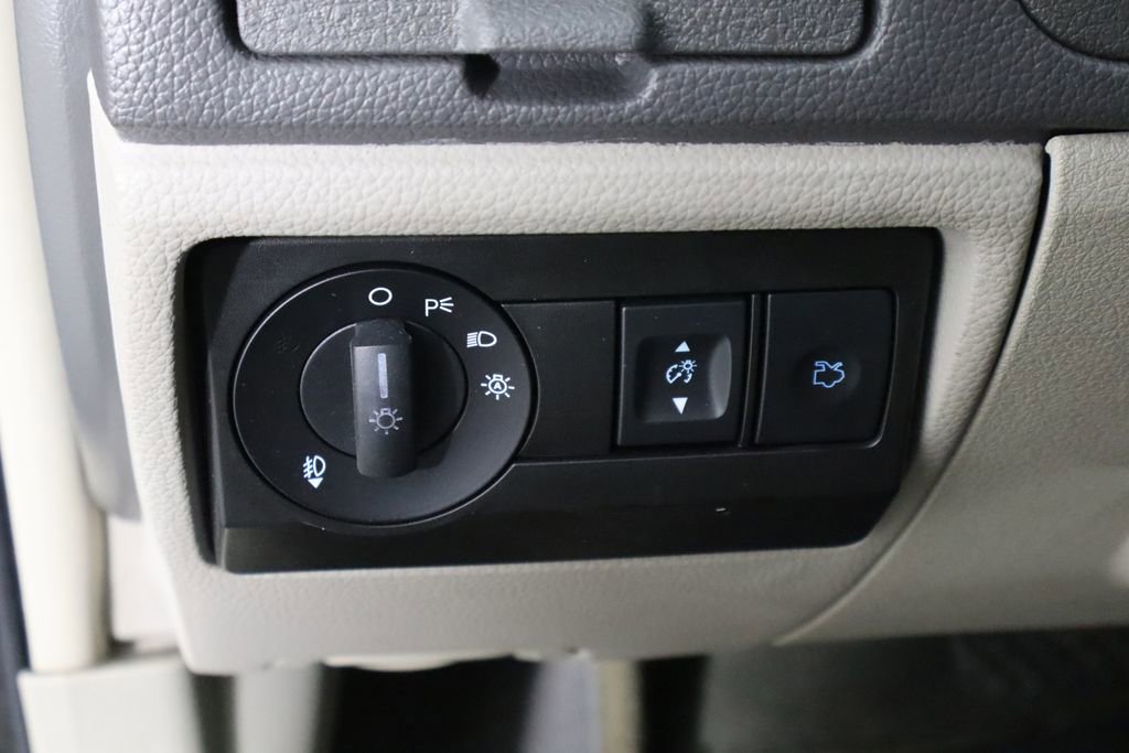 Used 2012 Ford Fusion SE image 22