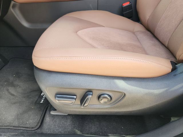 Used 2026 Toyota Grand Highlander AWD Hybrid image 16